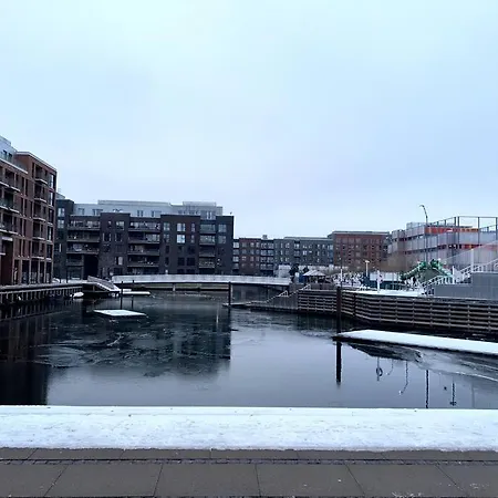 Skon Bolig, Rummelig Og Taet Pa Centrum, 3 Vaerelser 아파트